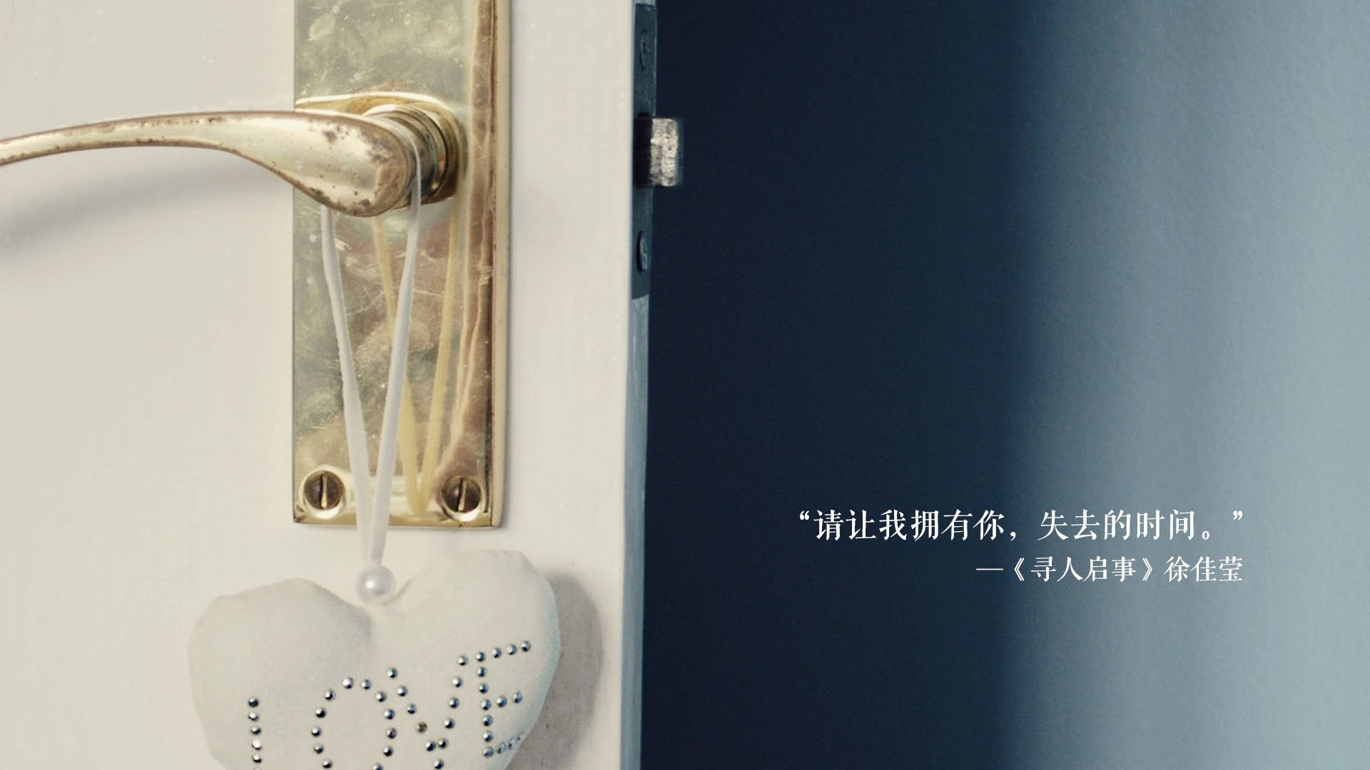 “拳脚交锋，四川省体育馆自由搏击赛火力全开”